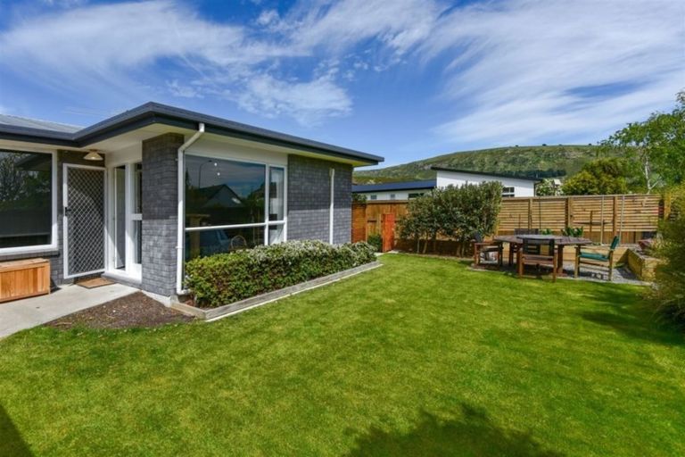 Photo of property in 1/29 Laing Crescent, Heathcote Valley, Christchurch, 8022
