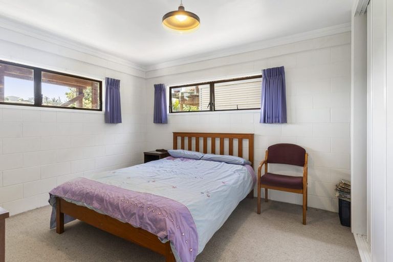 Photo of property in 16 Clipper Place, Shelly Park, Auckland, 2014