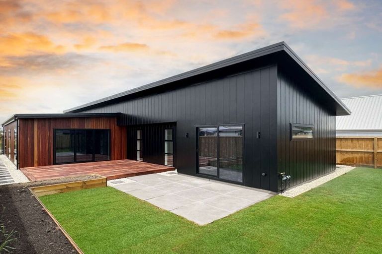 Photo of property in 3 Higgins Street, Woodend, 7610