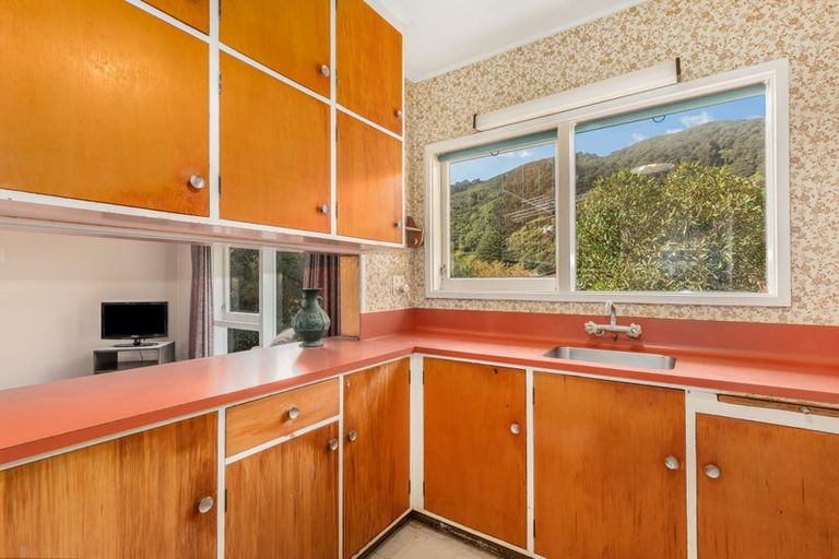 Photo of property in 20 Puriri Street, Eastbourne, Lower Hutt, 5013