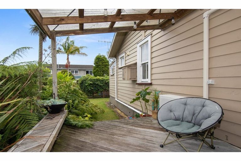 Photo of property in 8 Shortland Street, Regent, Whangarei, 0112
