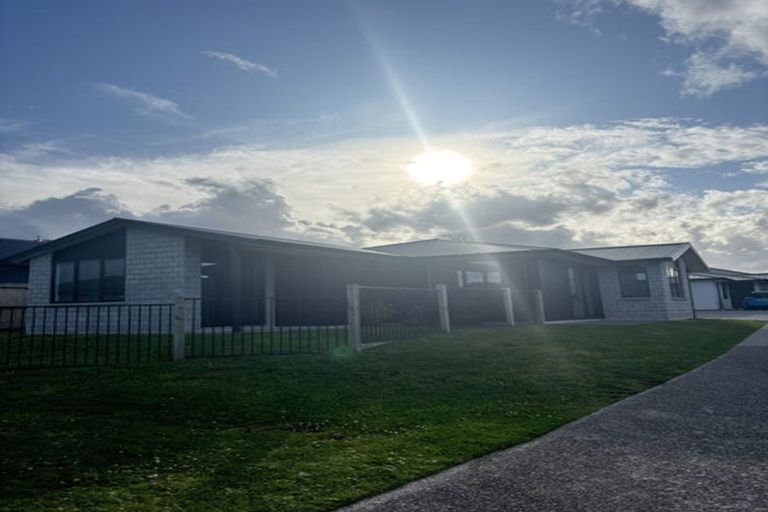 Photo of property in 25a Kiritiana Close, Pyes Pa, Tauranga, 3112