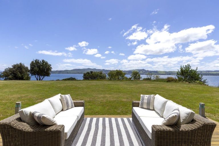 Photo of property in 8 Kuiwai Drive, Rainbow Point, Taupo, 3330