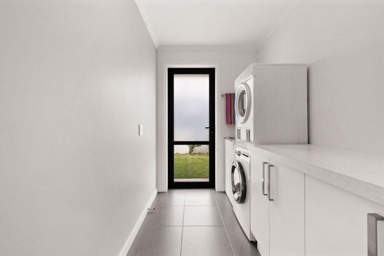 Photo of property in 24 Ethereal Crescent, Mount Pisa, Cromwell, 9383