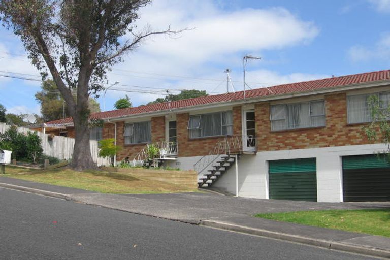 Photo of property in 3/2 Kathleen Street, Totara Vale, Auckland, 0627