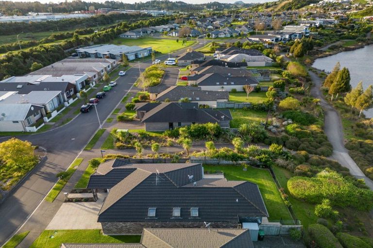 Photo of property in 31 Scoria Close, Pyes Pa, Tauranga, 3112