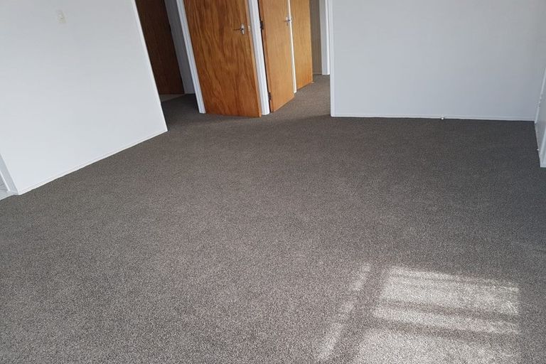 Photo of property in 2/211 Forrest Hill Road, Forrest Hill, Auckland, 0620