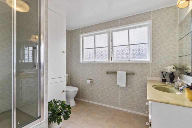 Photo of property in 85 Glenmore Road, Sunnyhills, Auckland, 2010