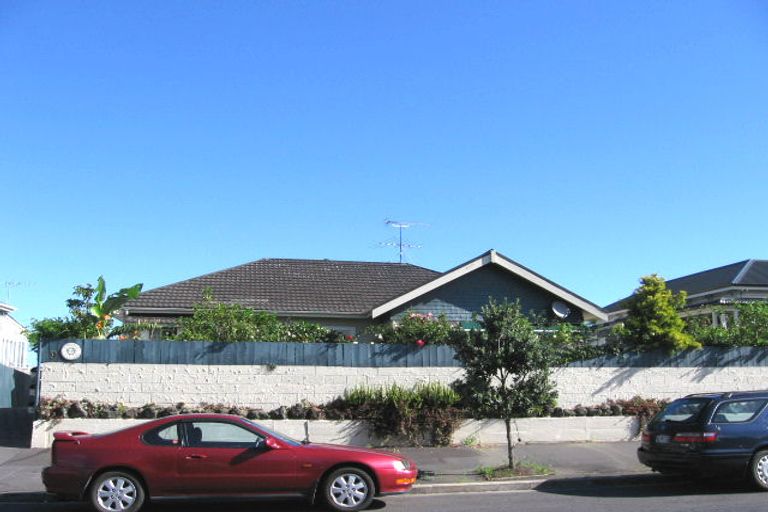 Photo of property in 2/9 Calliope Road, Devonport, Auckland, 0624