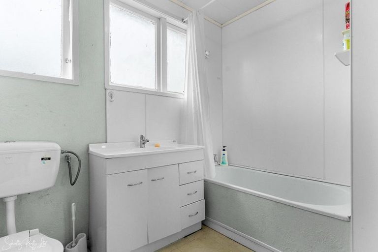 Photo of property in 8 Depot Road, Paparoa, 0571