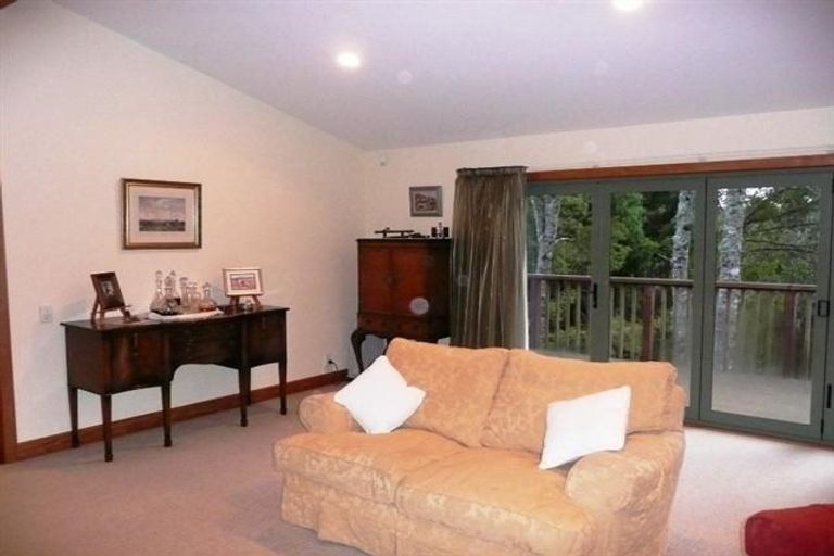 Photo of property in 52 Tram Valley Road, Swanson, Auckland, 0614