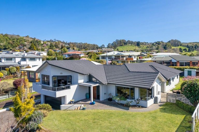 Photo of property in 27 Kinder Street, Acacia Bay, Taupo, 3330