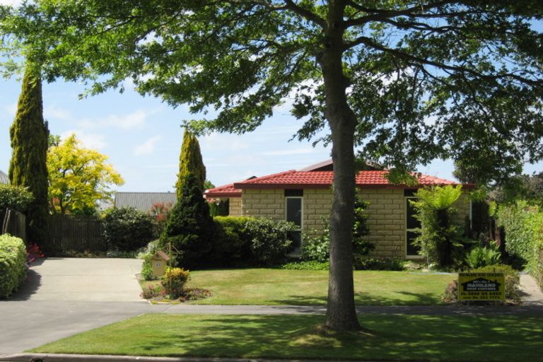 Photo of property in 22 Karnak Crescent, Russley, Christchurch, 8042