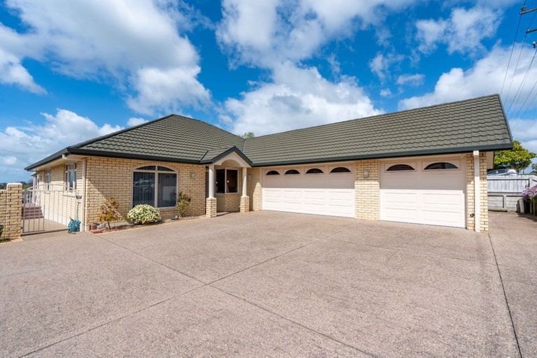 Photo of property in 82 Rototuna Road, Rototuna, Hamilton, 3210