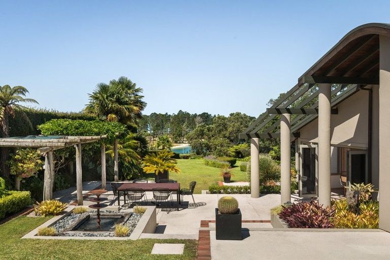 Photo of property in 190 Tanners Point Road, Tanners Point, Katikati, 3177