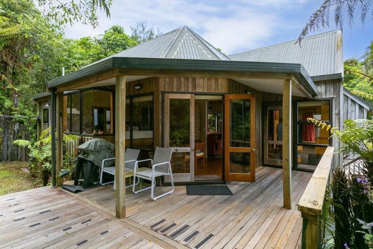 Photo of property in 62 Hauraki Terrace, Pukawa Bay, Turangi, 3381