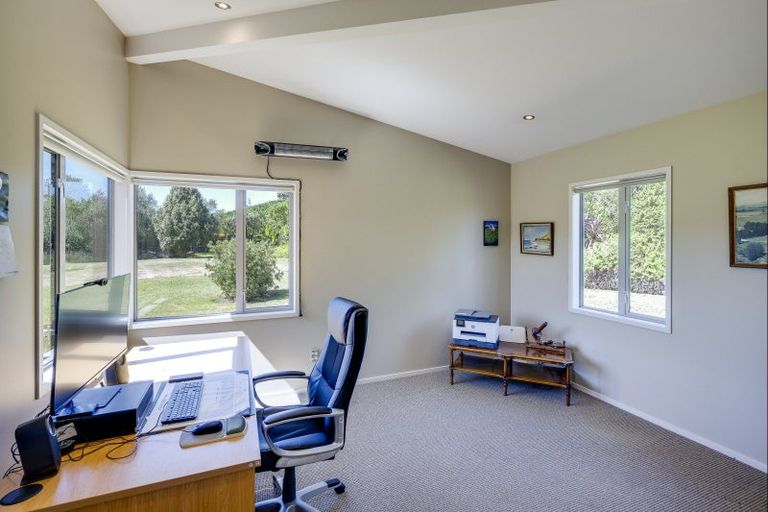 Photo of property in 18 Scarrott Road, Bay View, Napier, 4104