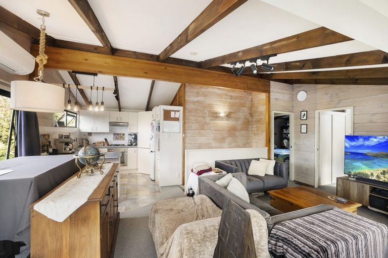 Photo of property in 2/88 Arran Road, Browns Bay, Auckland, 0630