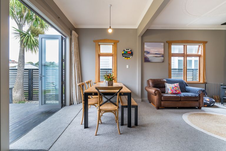 Photo of property in 128 Surrey Street, Forbury, Dunedin, 9012