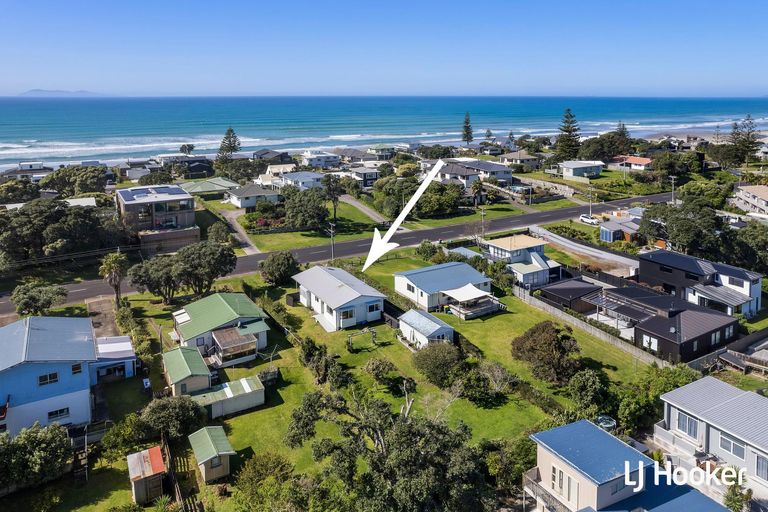 Photo of property in 94 Dillon Street, Waihi Beach, 3611