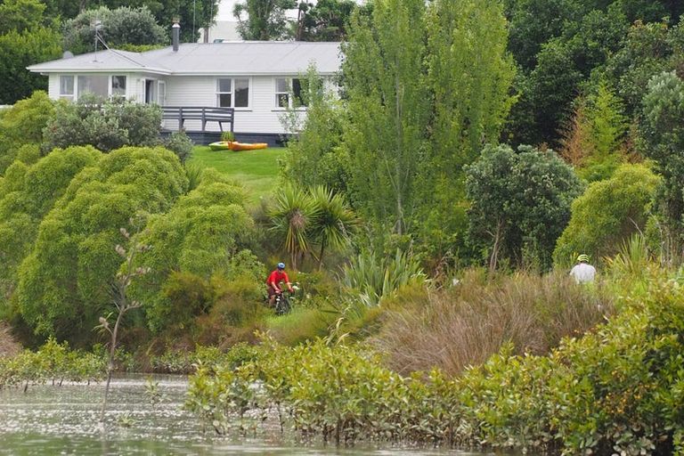 Photo of property in 212a Plummers Point Road, Whakamarama, 3172