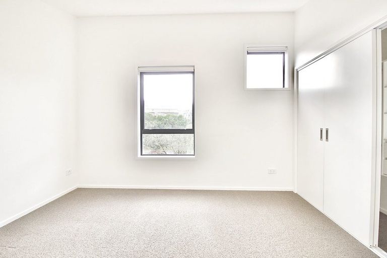 Photo of property in 26 Kotuitui Street, Manukau, Auckland, 2104
