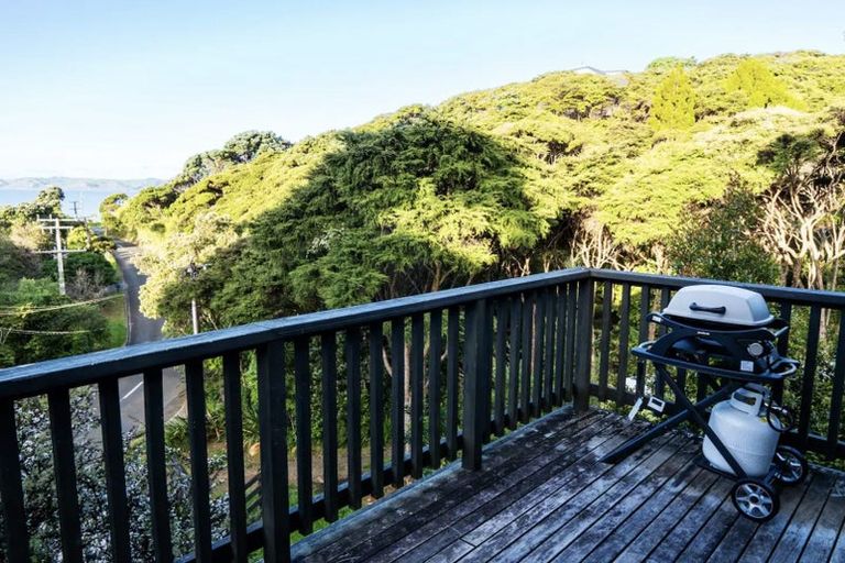 Photo of property in 33 Whaanga Road, Raglan, 3297