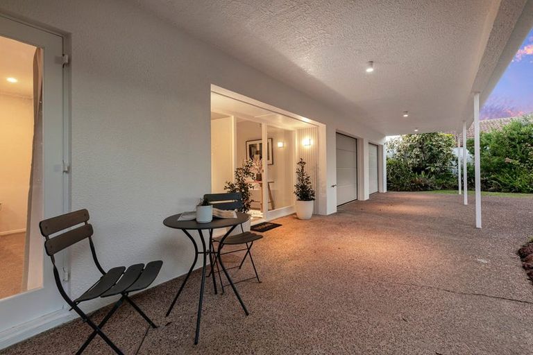 Photo of property in 4 Kerrymaria Place, Hillcrest, Auckland, 0627