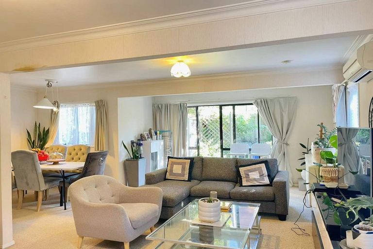 Photo of property in 2/23 Dominion Street, Takapuna, Auckland, 0622