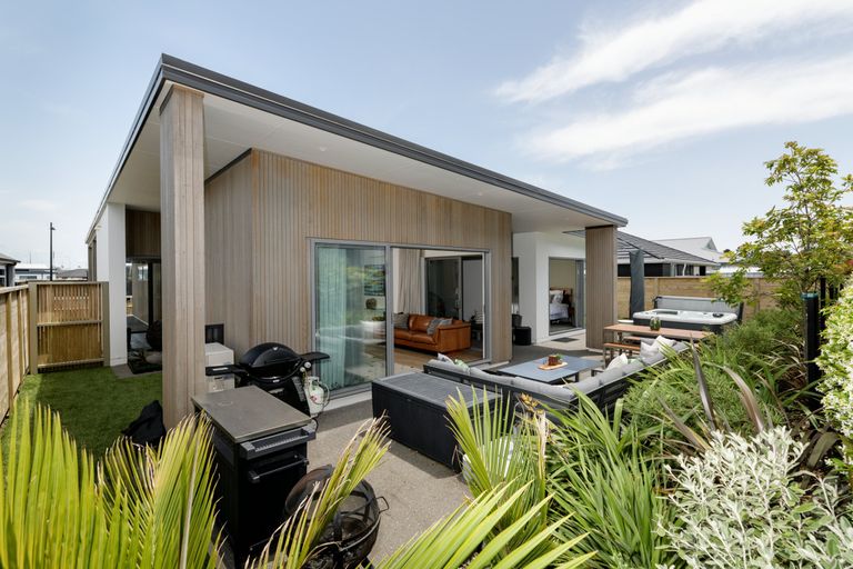 Photo of property in 7 Awatira Drive, Papamoa Beach, Papamoa, 3118