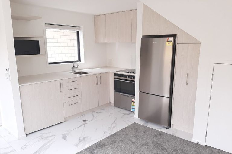 Photo of property in 9/59 Neil Avenue, Te Atatu Peninsula, Auckland, 0610