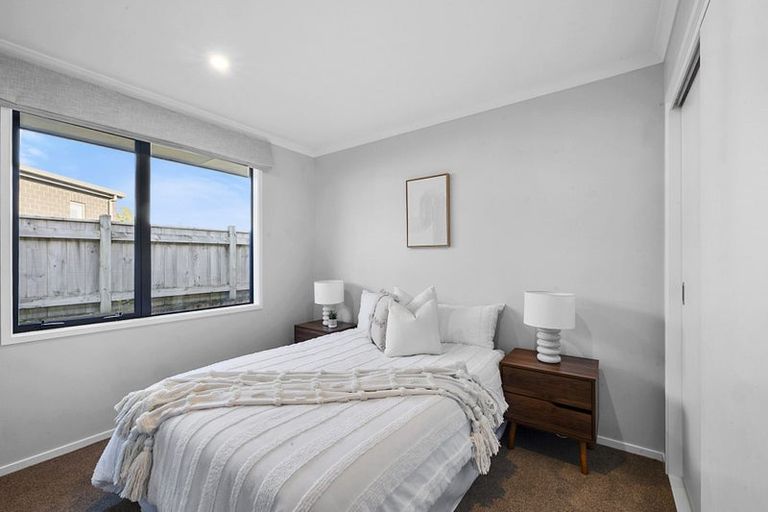 Photo of property in 8 Matau Lane, Ferndale, New Plymouth, 4310