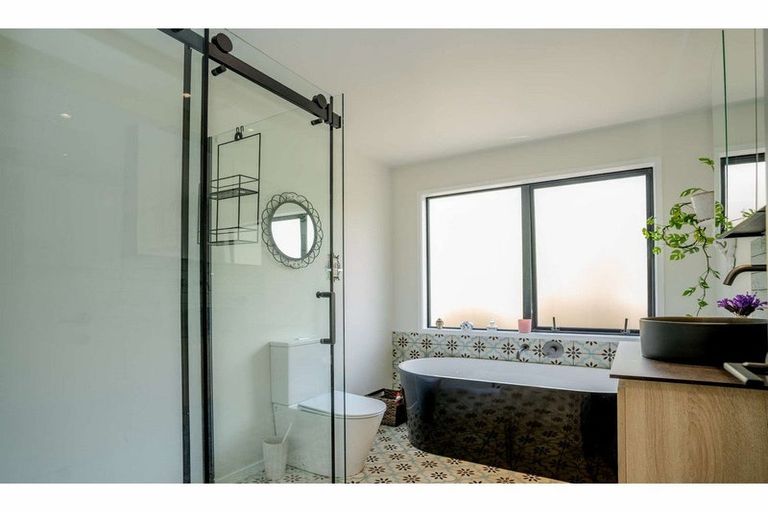 Photo of property in 31 Alderton Drive, Kerikeri, 0230