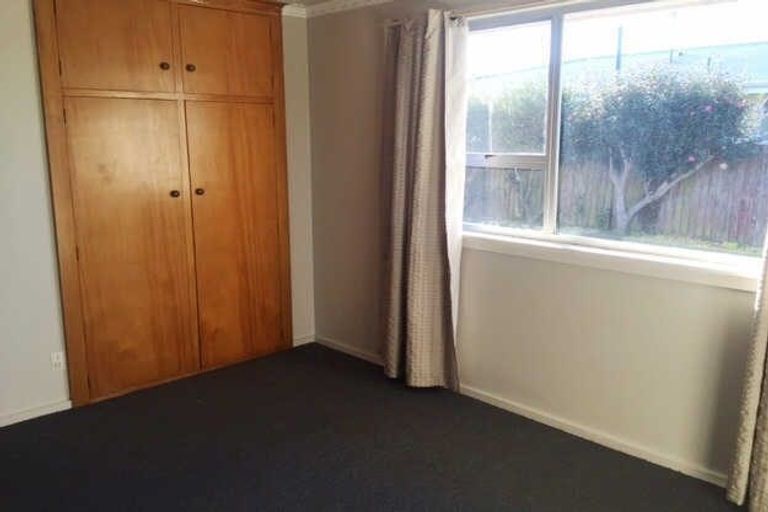 Photo of property in 21 Inwoods Road, Parklands, Christchurch, 8083