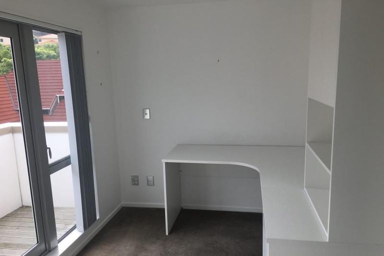 Photo of property in 3/12 Agra Crescent, Khandallah, Wellington, 6035