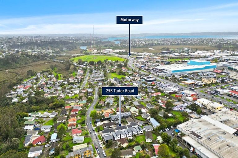 Photo of property in 25b Tudor Road, Henderson, Auckland, 0610