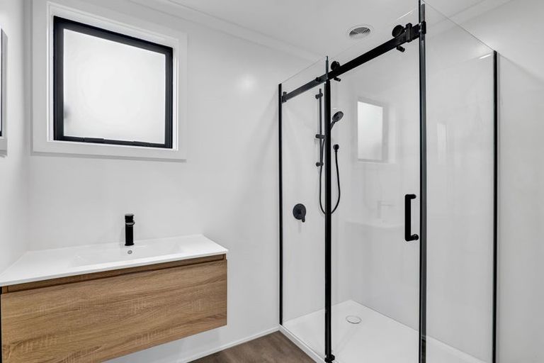 Photo of property in 115 Mangorei Road, Merrilands, New Plymouth, 4312