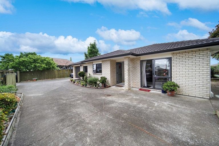 Photo of property in 52c Arimu Road, Papakura, 2110