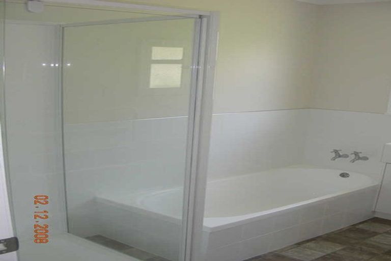 Photo of property in 38 Hollyford Avenue, Bryndwr, Christchurch, 8053