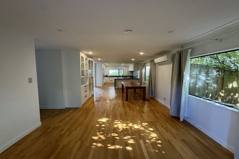 Photo of property in 70 Glendale Road, Glen Eden, Auckland, 0602