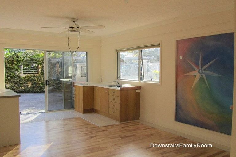 Photo of property in 1/36 Saddleback Rise, Murrays Bay, Auckland, 0630