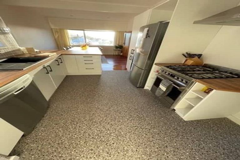 Photo of property in 10 The Quadrant, Miramar, Wellington, 6022