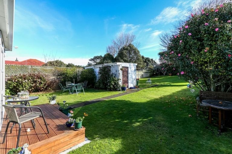 Photo of property in 16 Walsh Road, Westown, New Plymouth, 4310