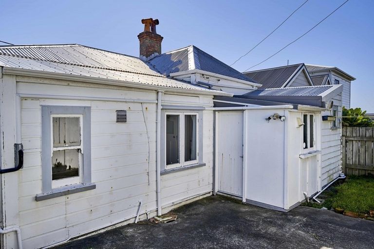 Photo of property in 4 Prince Street, Mount Victoria, Wellington, 6011