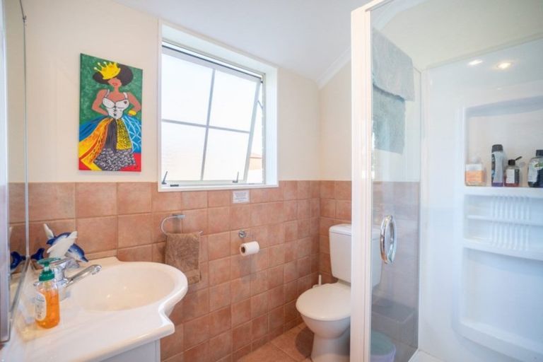 Photo of property in 50 Waicola Drive, Fitzherbert, Palmerston North, 4471