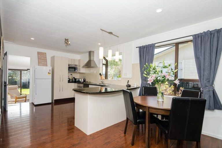 Photo of property in 51 Pinedale Place, Henderson, Auckland, 0610