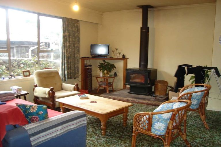 Photo of property in 3 Corbett Street, Hector, 7822