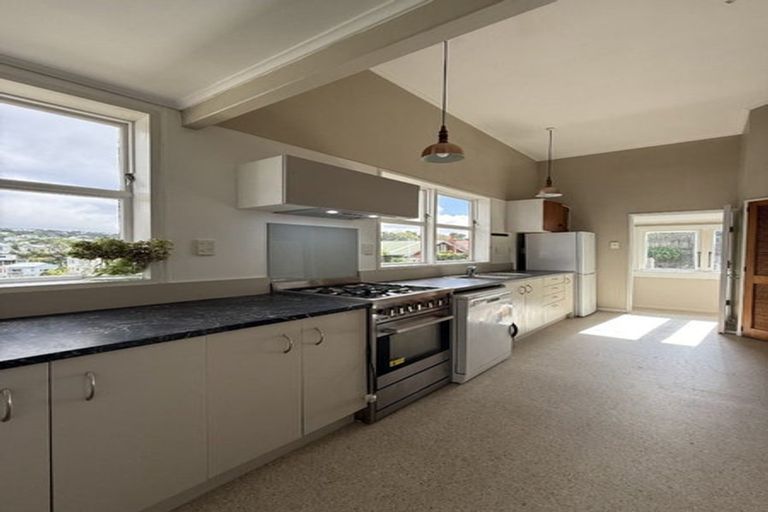 Photo of property in 66 Central Terrace, Kelburn, Wellington, 6012