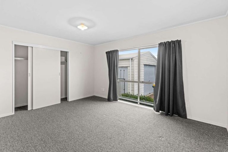 Photo of property in 3 Kirkcaldie Grove, Levin, 5510