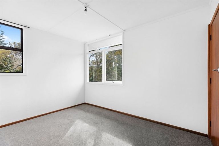 Photo of property in 70 Mana View Road, Paremata, Porirua, 5026